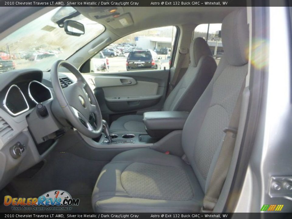 2010 Chevrolet Traverse LT AWD Silver Ice Metallic / Dark Gray/Light Gray Photo #16