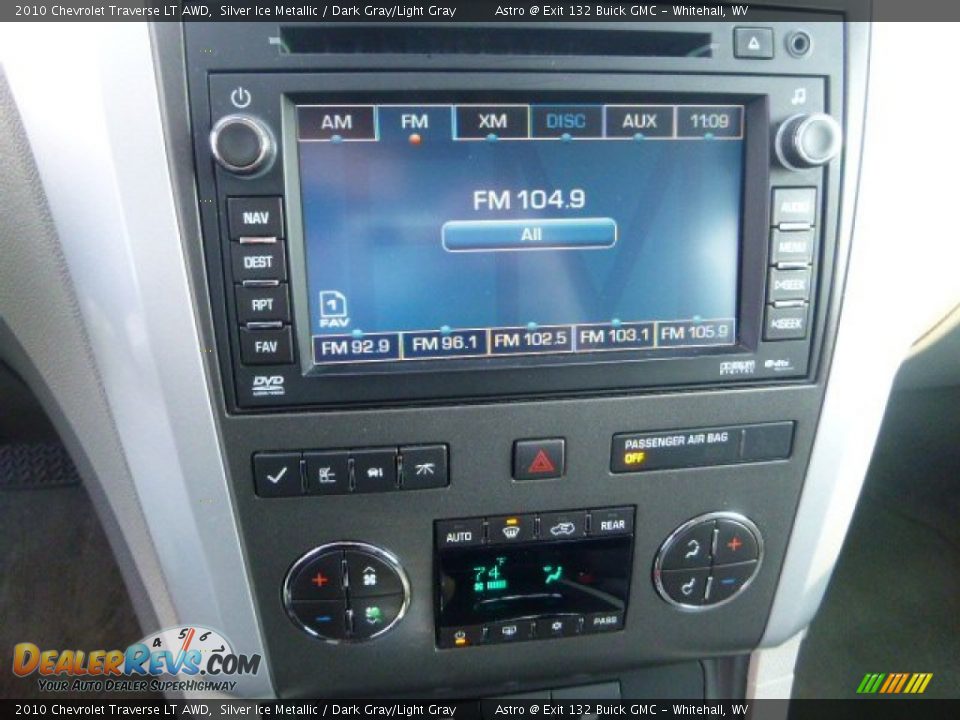 2010 Chevrolet Traverse LT AWD Silver Ice Metallic / Dark Gray/Light Gray Photo #19