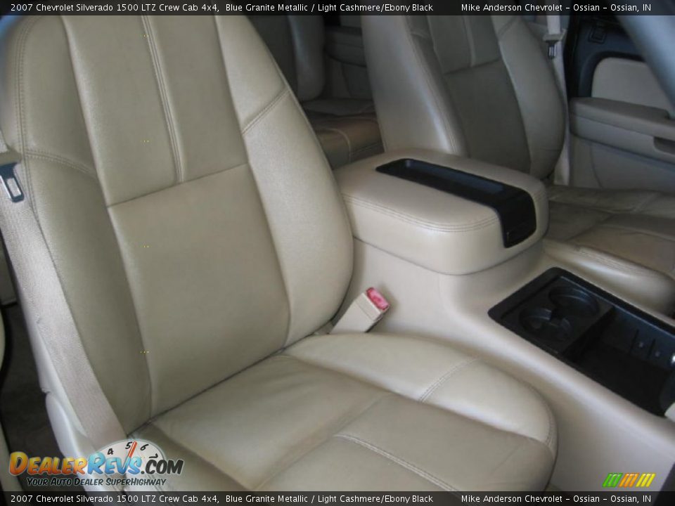 2007 Chevrolet Silverado 1500 LTZ Crew Cab 4x4 Blue Granite Metallic / Light Cashmere/Ebony Black Photo #12