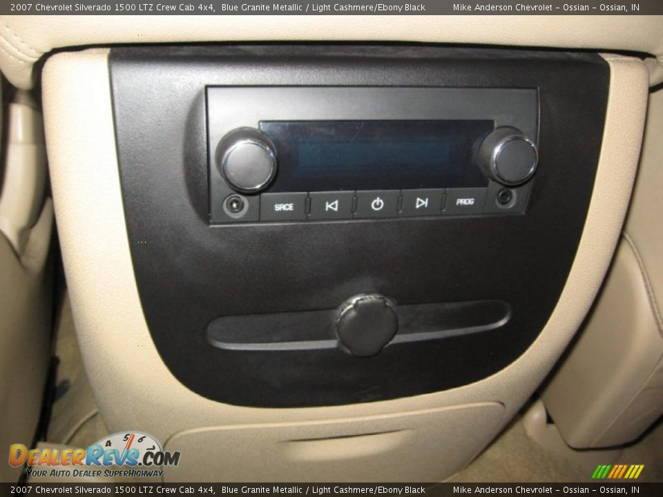 2007 Chevrolet Silverado 1500 LTZ Crew Cab 4x4 Blue Granite Metallic / Light Cashmere/Ebony Black Photo #15