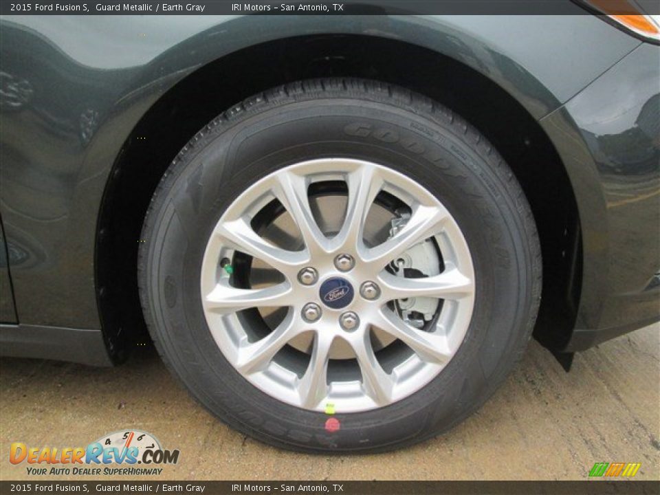 2015 Ford Fusion S Wheel Photo #2