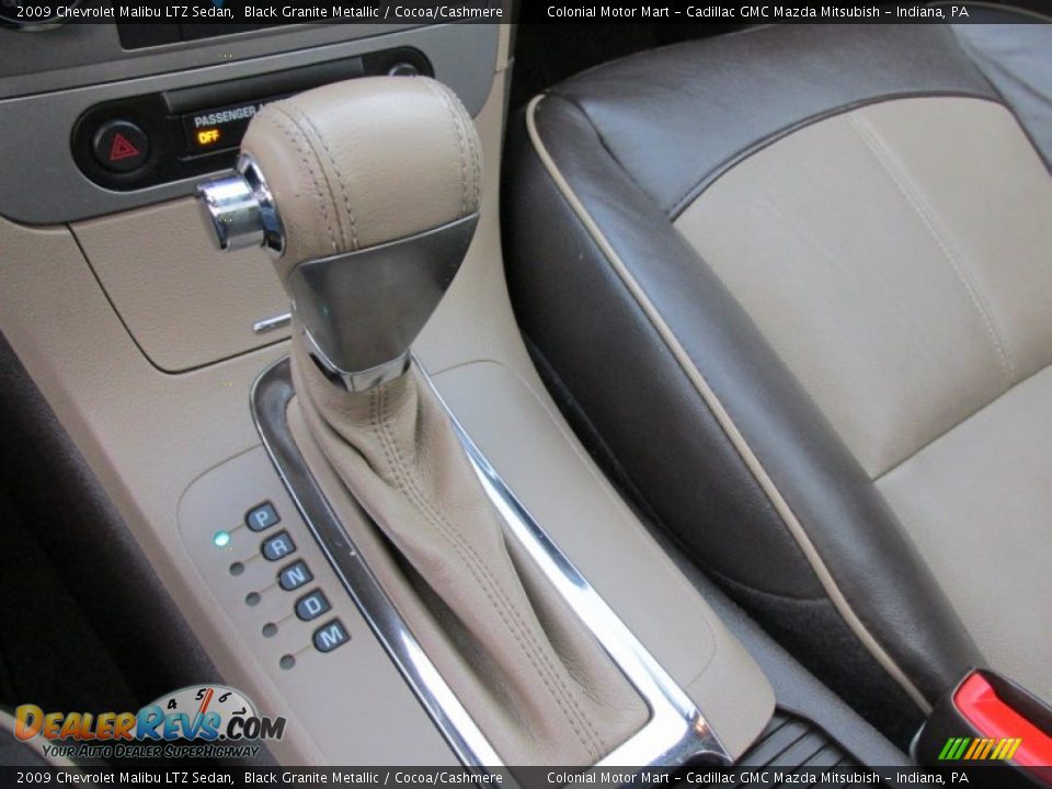 2009 Chevrolet Malibu LTZ Sedan Black Granite Metallic / Cocoa/Cashmere Photo #17