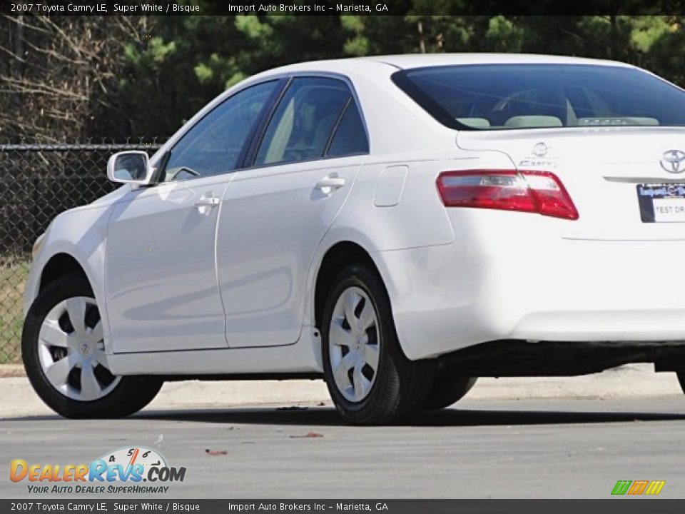 2007 Toyota Camry LE Super White / Bisque Photo #26