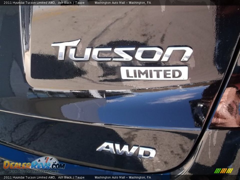 2011 Hyundai Tucson Limited AWD Ash Black / Taupe Photo #9