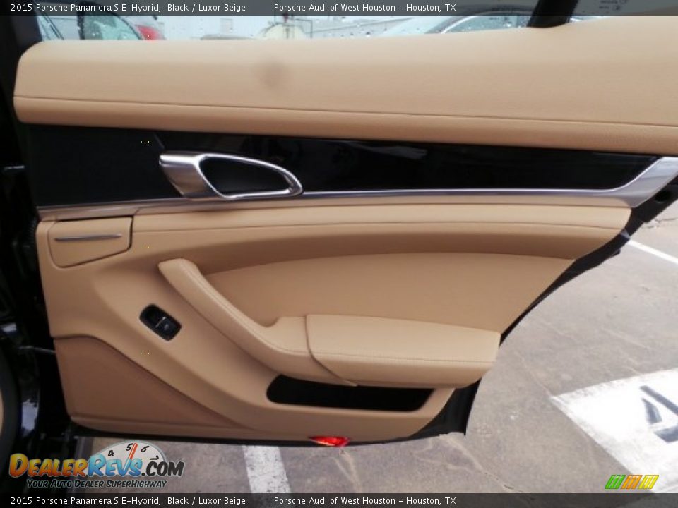 Door Panel of 2015 Porsche Panamera S E-Hybrid Photo #23