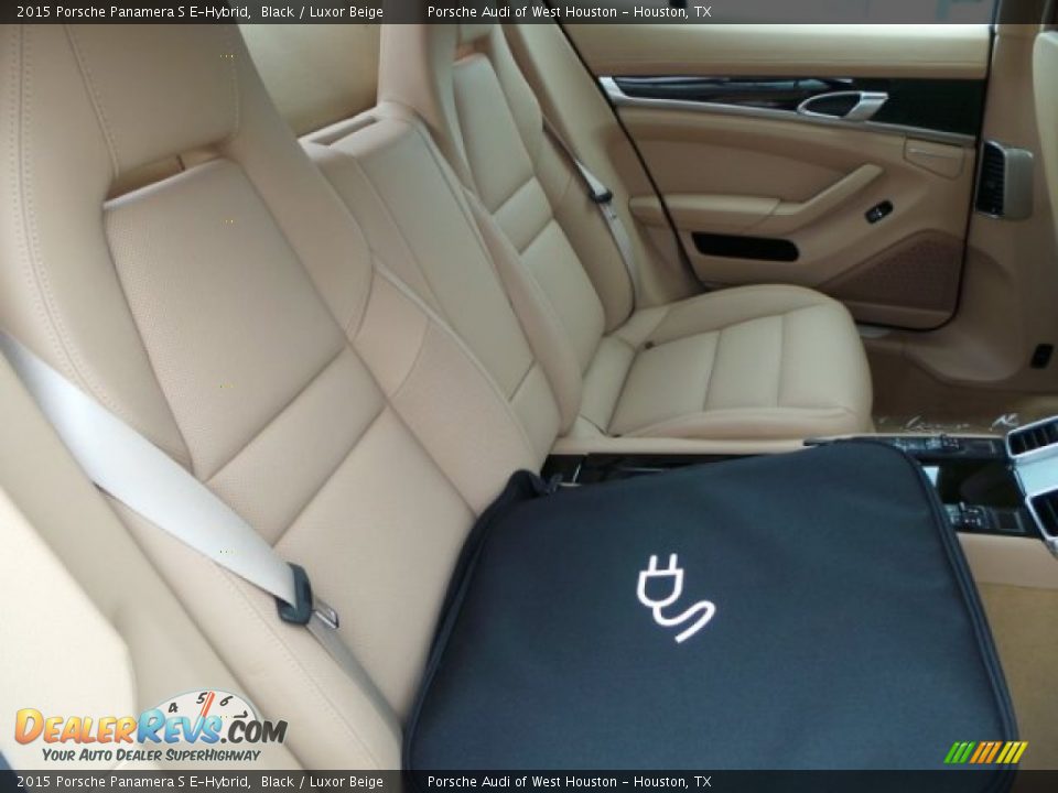 Rear Seat of 2015 Porsche Panamera S E-Hybrid Photo #24