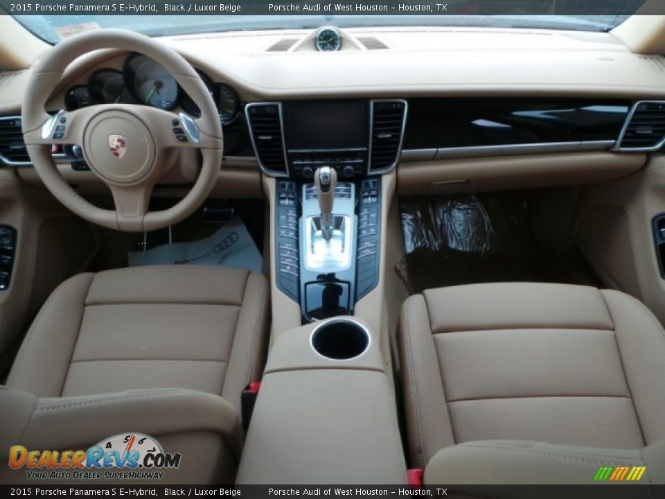 Dashboard of 2015 Porsche Panamera S E-Hybrid Photo #26