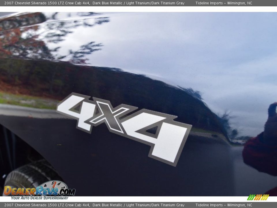 2007 Chevrolet Silverado 1500 LTZ Crew Cab 4x4 Dark Blue Metallic / Light Titanium/Dark Titanium Gray Photo #34
