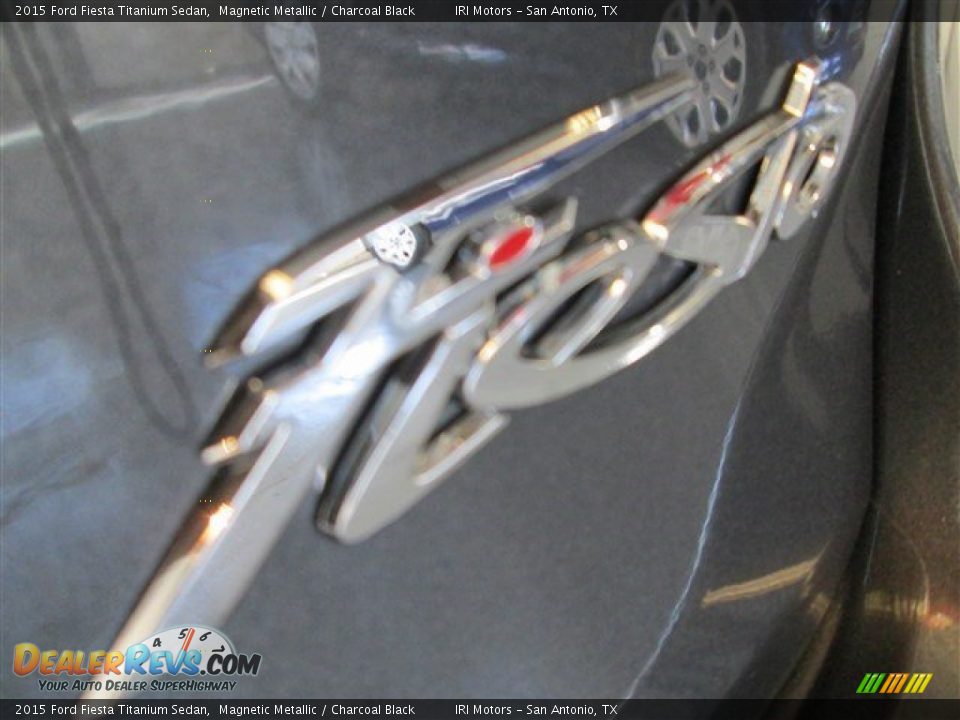 2015 Ford Fiesta Titanium Sedan Magnetic Metallic / Charcoal Black Photo #7