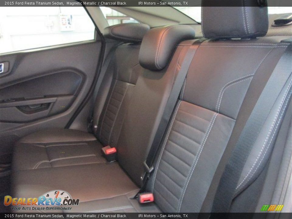 2015 Ford Fiesta Titanium Sedan Magnetic Metallic / Charcoal Black Photo #10