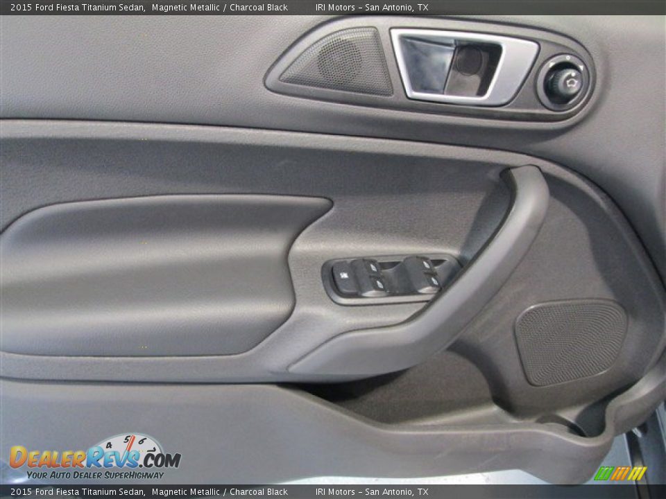 2015 Ford Fiesta Titanium Sedan Magnetic Metallic / Charcoal Black Photo #12