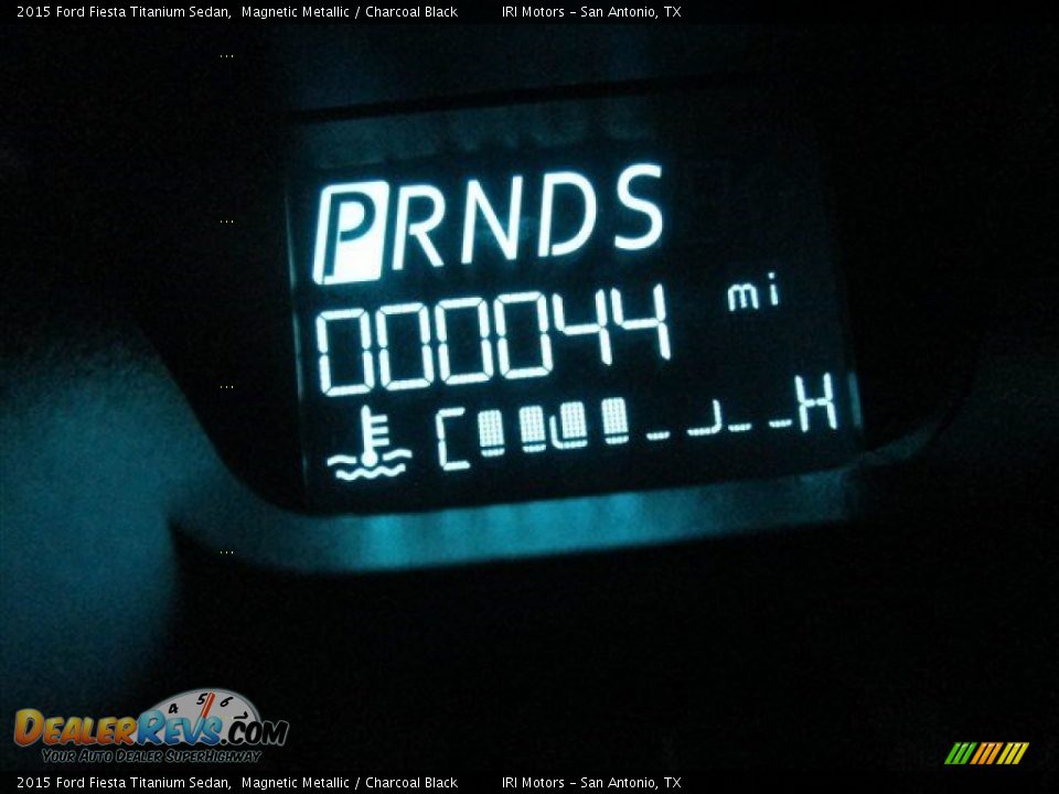2015 Ford Fiesta Titanium Sedan Magnetic Metallic / Charcoal Black Photo #16