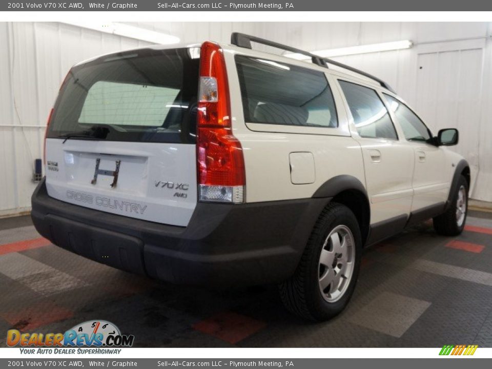 2001 Volvo V70 XC AWD White / Graphite Photo #8