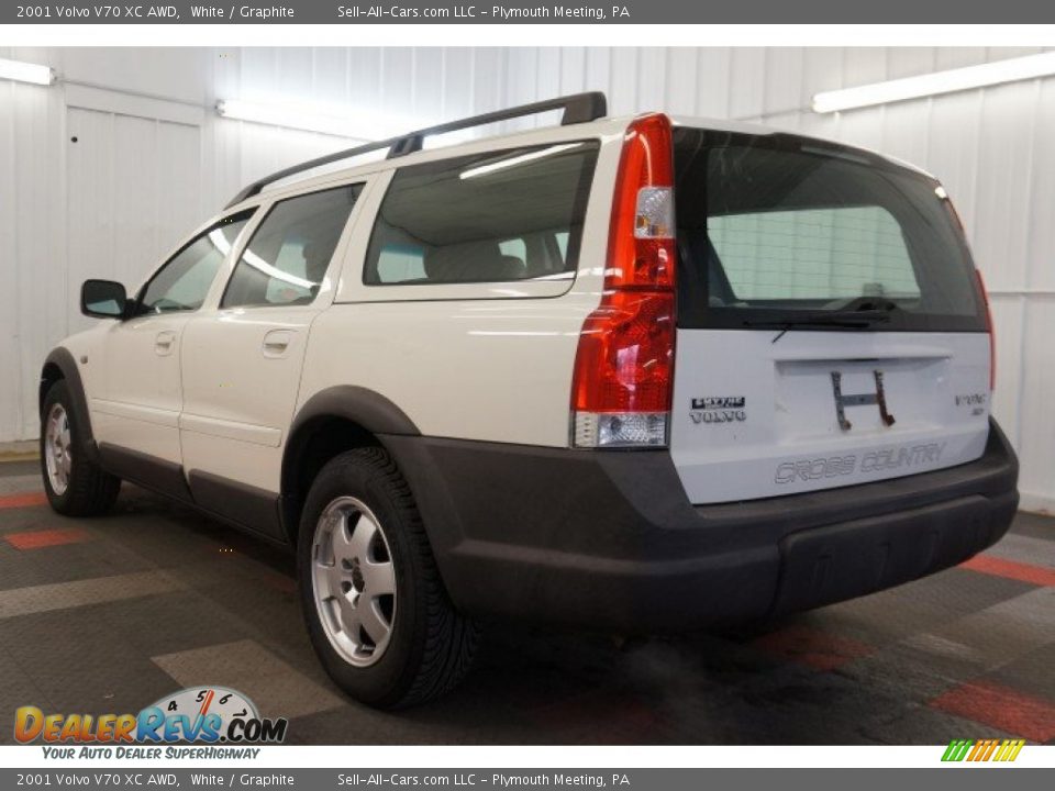 2001 Volvo V70 XC AWD White / Graphite Photo #10