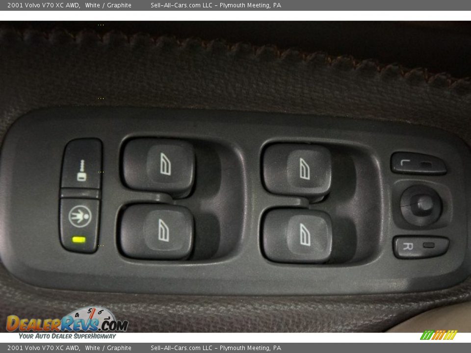 2001 Volvo V70 XC AWD White / Graphite Photo #13