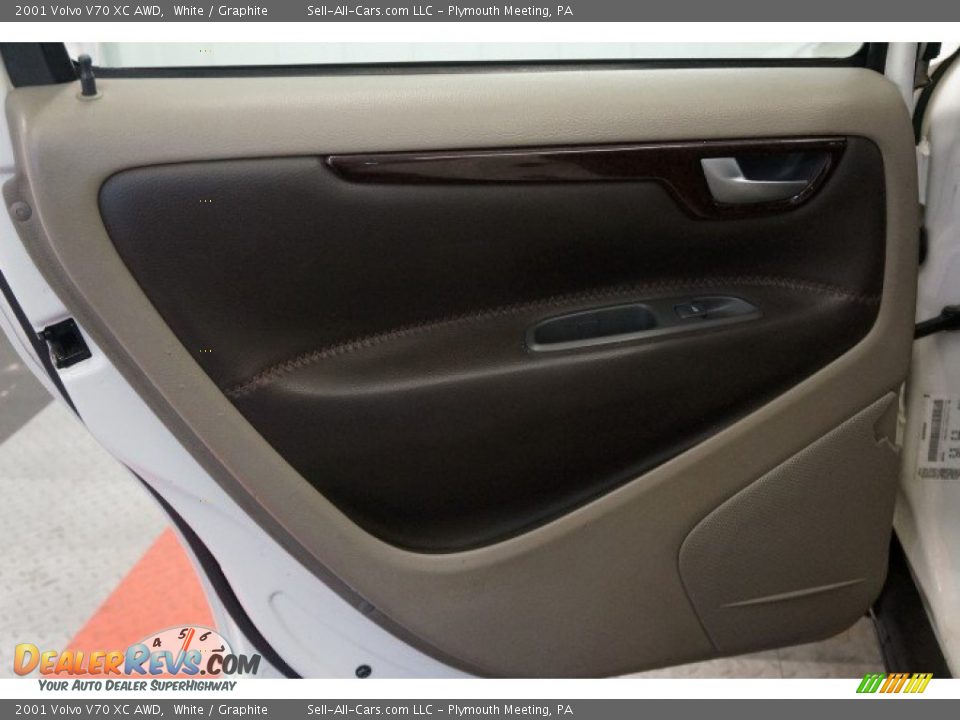 2001 Volvo V70 XC AWD White / Graphite Photo #15