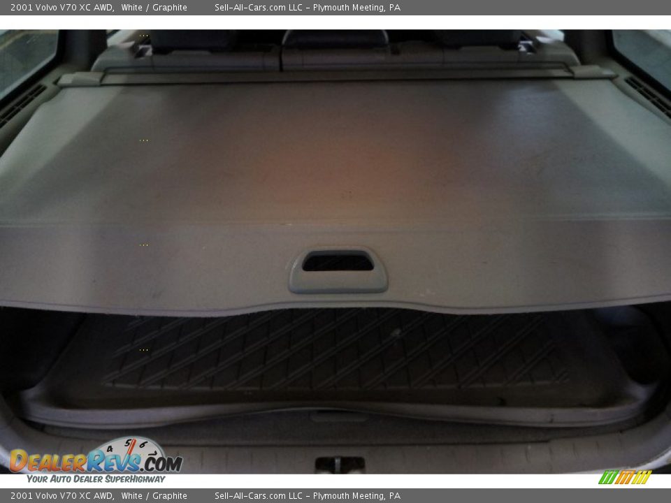 2001 Volvo V70 XC AWD White / Graphite Photo #19