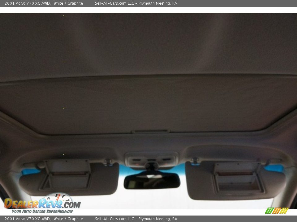 2001 Volvo V70 XC AWD White / Graphite Photo #21