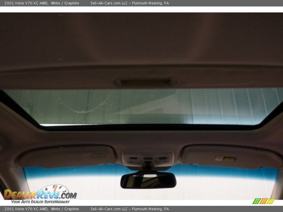 2001 Volvo V70 XC AWD White / Graphite Photo #22