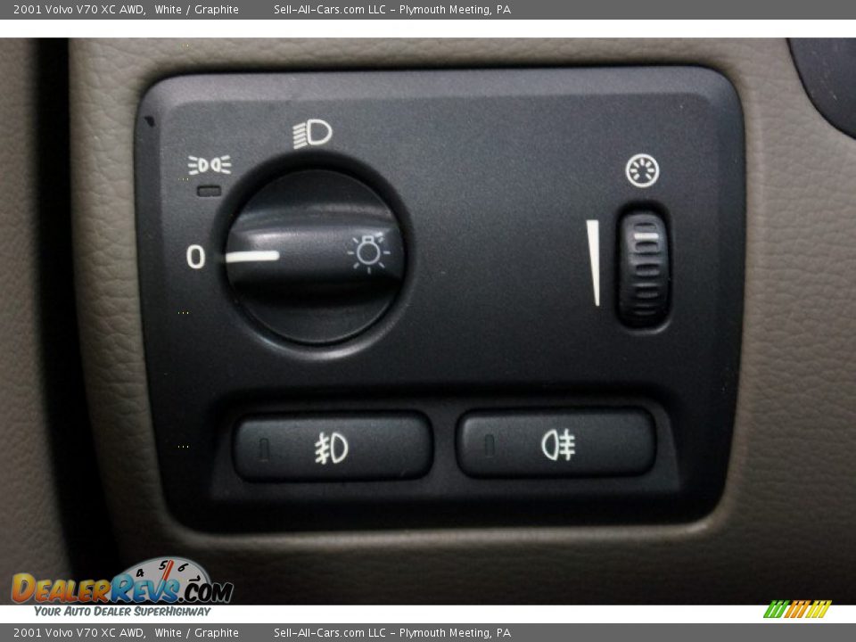 2001 Volvo V70 XC AWD White / Graphite Photo #27
