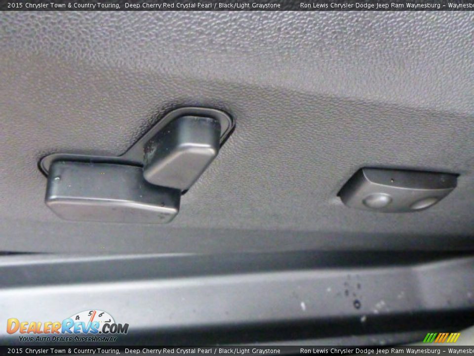 2015 Chrysler Town & Country Touring Deep Cherry Red Crystal Pearl / Black/Light Graystone Photo #16