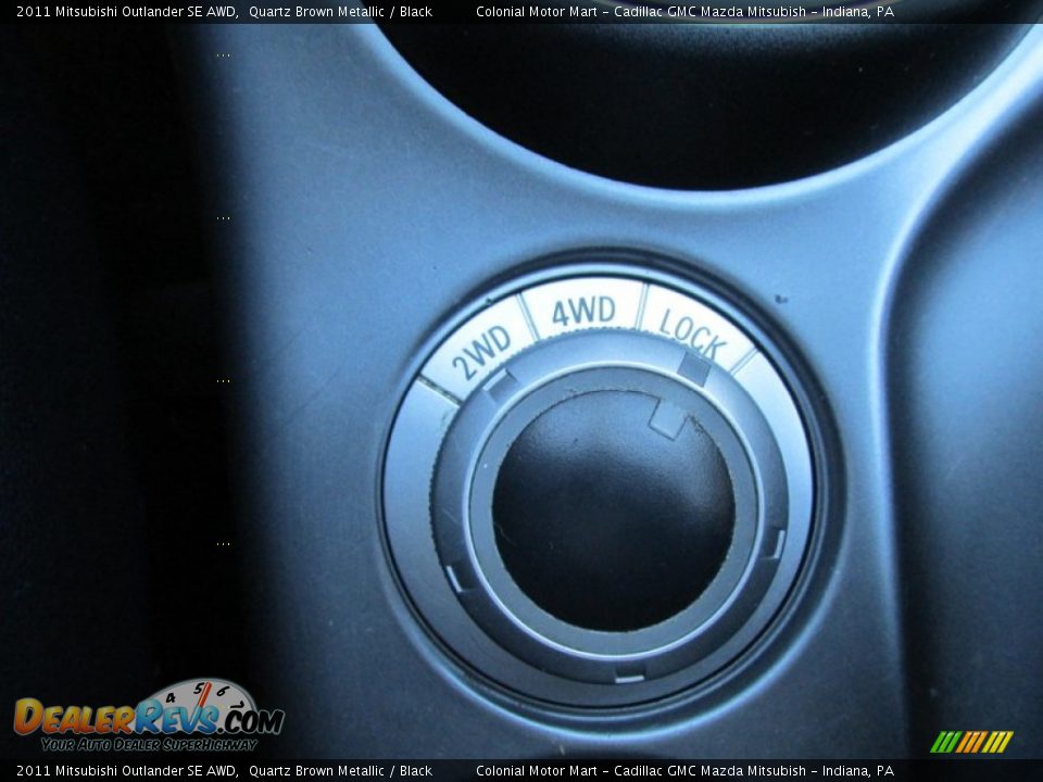 2011 Mitsubishi Outlander SE AWD Quartz Brown Metallic / Black Photo #17