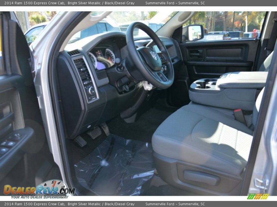 2014 Ram 1500 Express Crew Cab Bright Silver Metallic / Black/Diesel Gray Photo #11