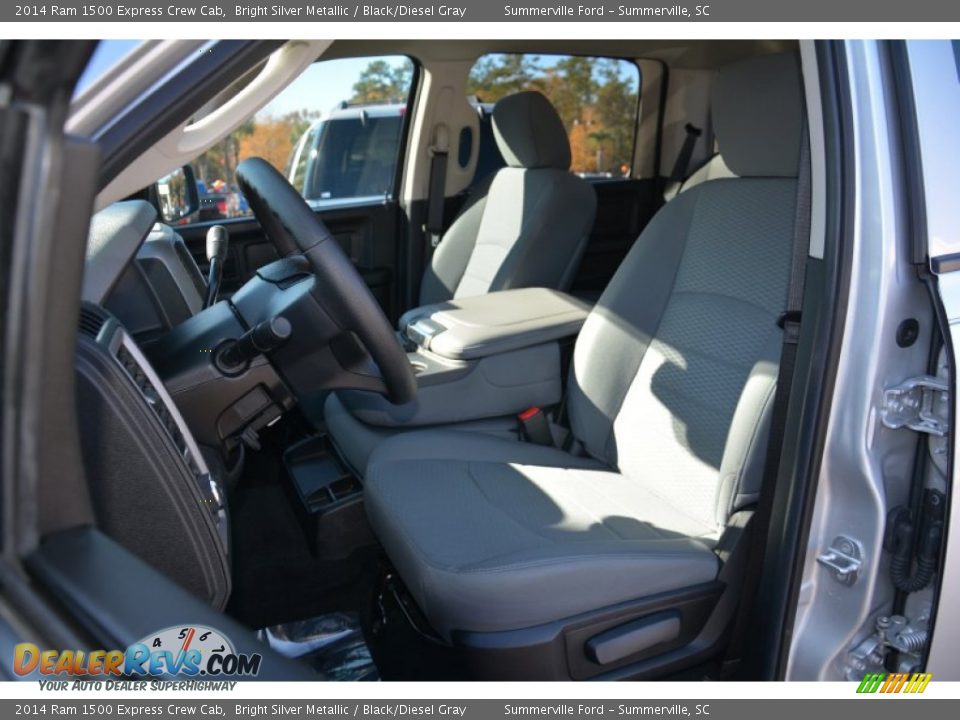 2014 Ram 1500 Express Crew Cab Bright Silver Metallic / Black/Diesel Gray Photo #12