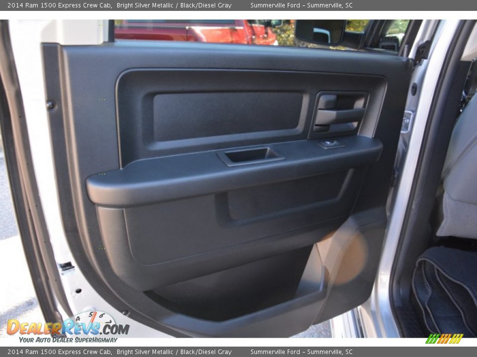 2014 Ram 1500 Express Crew Cab Bright Silver Metallic / Black/Diesel Gray Photo #15