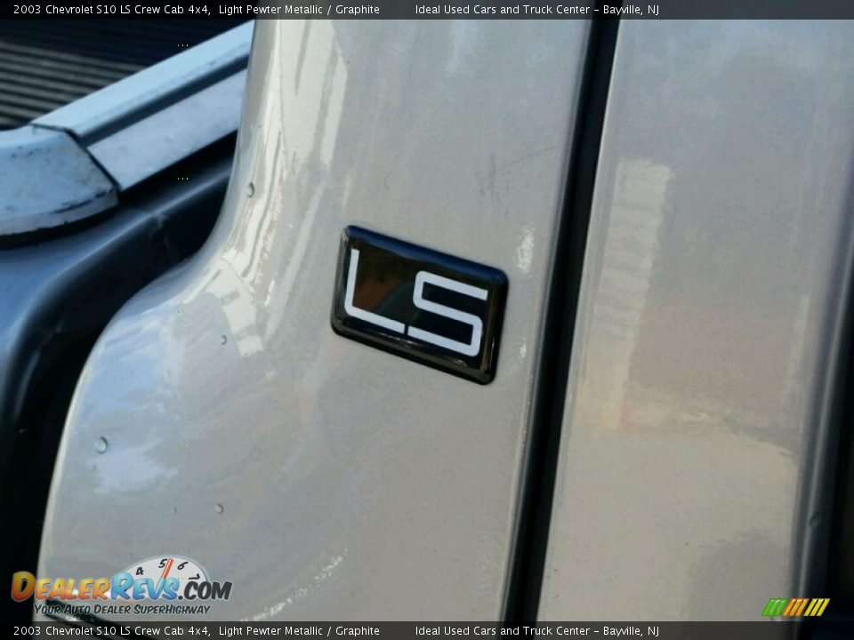 2003 Chevrolet S10 LS Crew Cab 4x4 Light Pewter Metallic / Graphite Photo #11
