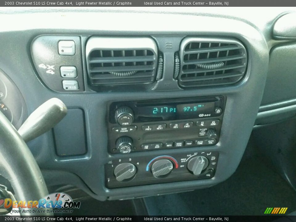 2003 Chevrolet S10 LS Crew Cab 4x4 Light Pewter Metallic / Graphite Photo #27