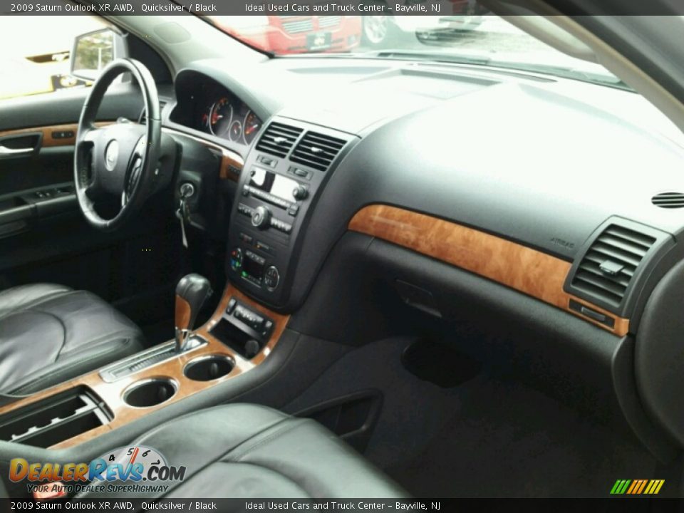 2009 Saturn Outlook XR AWD Quicksilver / Black Photo #9
