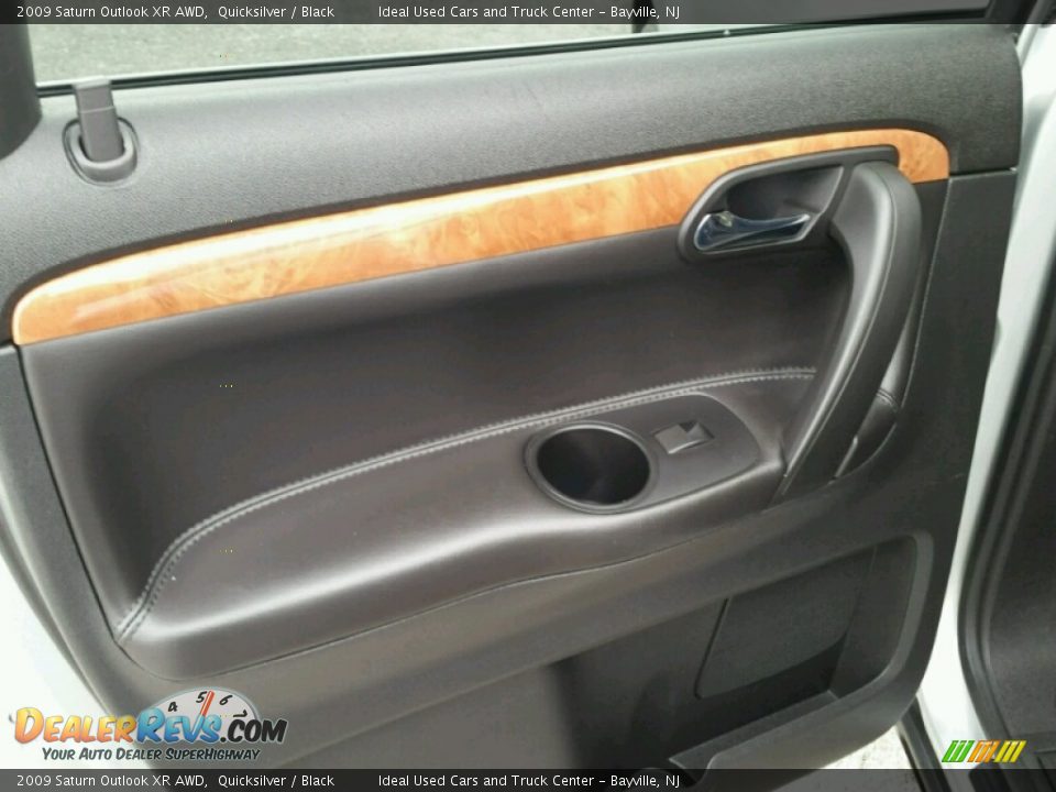 2009 Saturn Outlook XR AWD Quicksilver / Black Photo #20