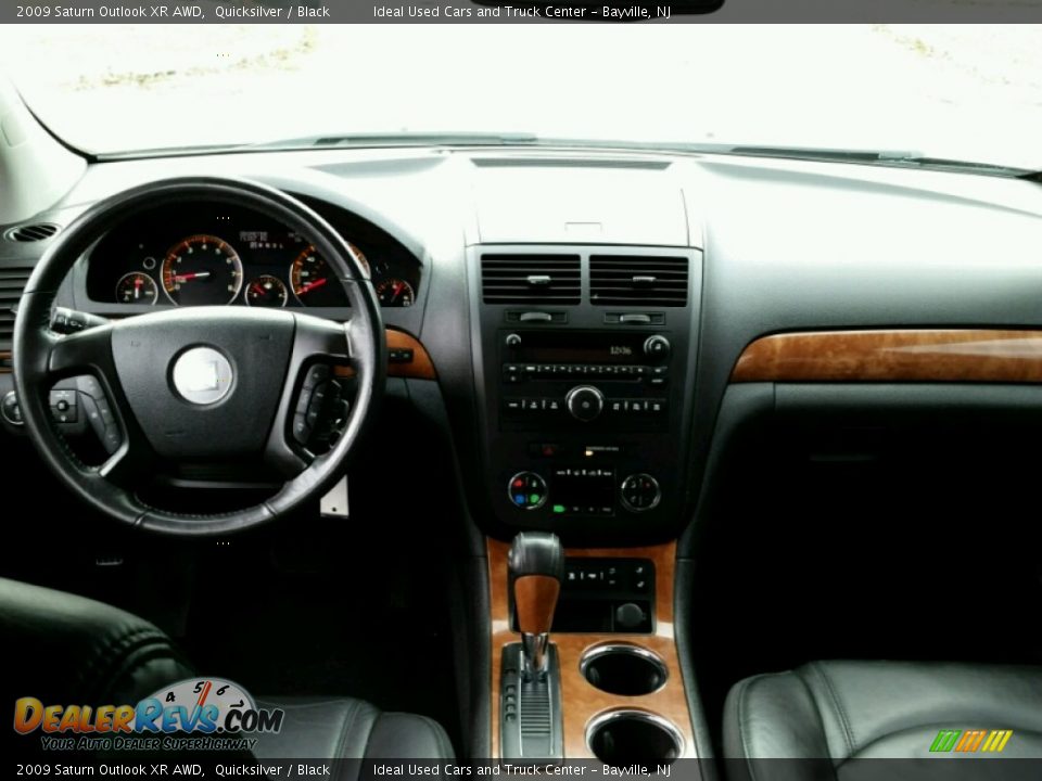 2009 Saturn Outlook XR AWD Quicksilver / Black Photo #23
