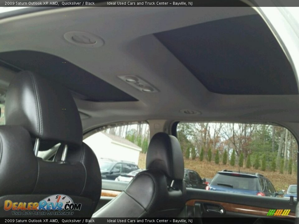 2009 Saturn Outlook XR AWD Quicksilver / Black Photo #24