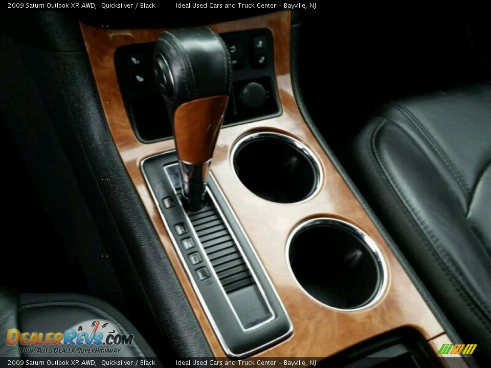 2009 Saturn Outlook XR AWD Quicksilver / Black Photo #29
