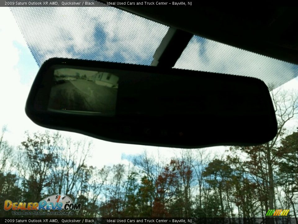 2009 Saturn Outlook XR AWD Quicksilver / Black Photo #33