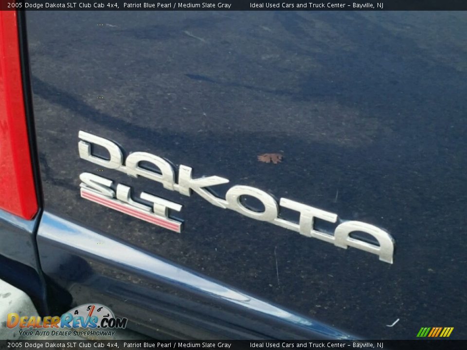 2005 Dodge Dakota SLT Club Cab 4x4 Patriot Blue Pearl / Medium Slate Gray Photo #16