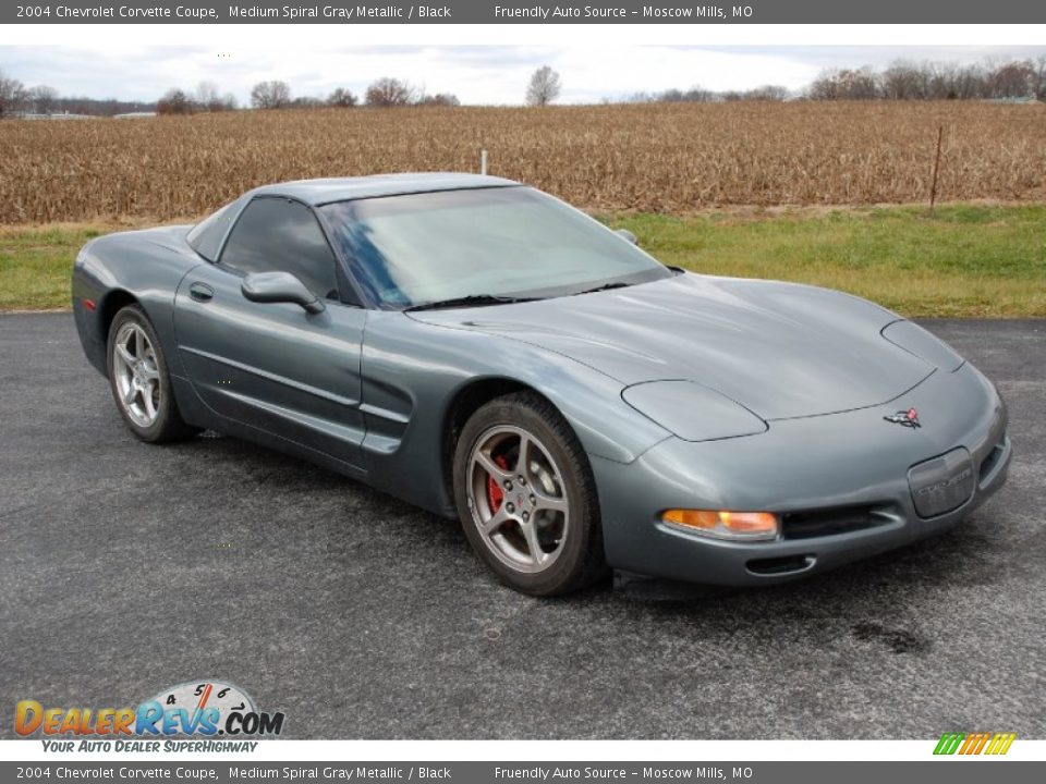 Front 3/4 View of 2004 Chevrolet Corvette Coupe Photo #3