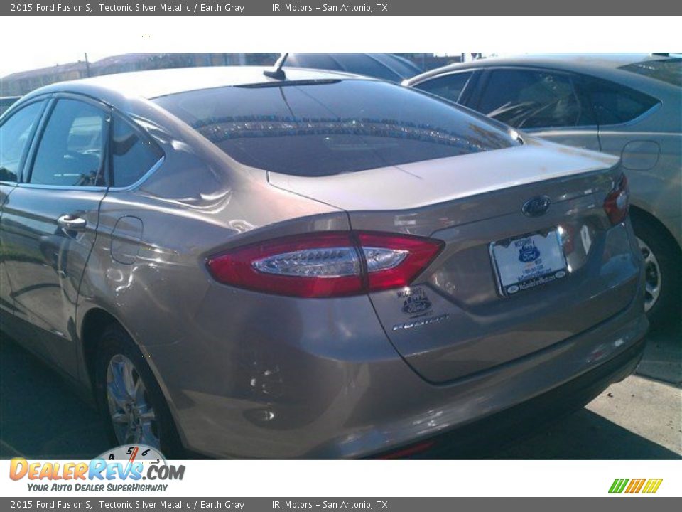 2015 Ford Fusion S Tectonic Silver Metallic / Earth Gray Photo #5