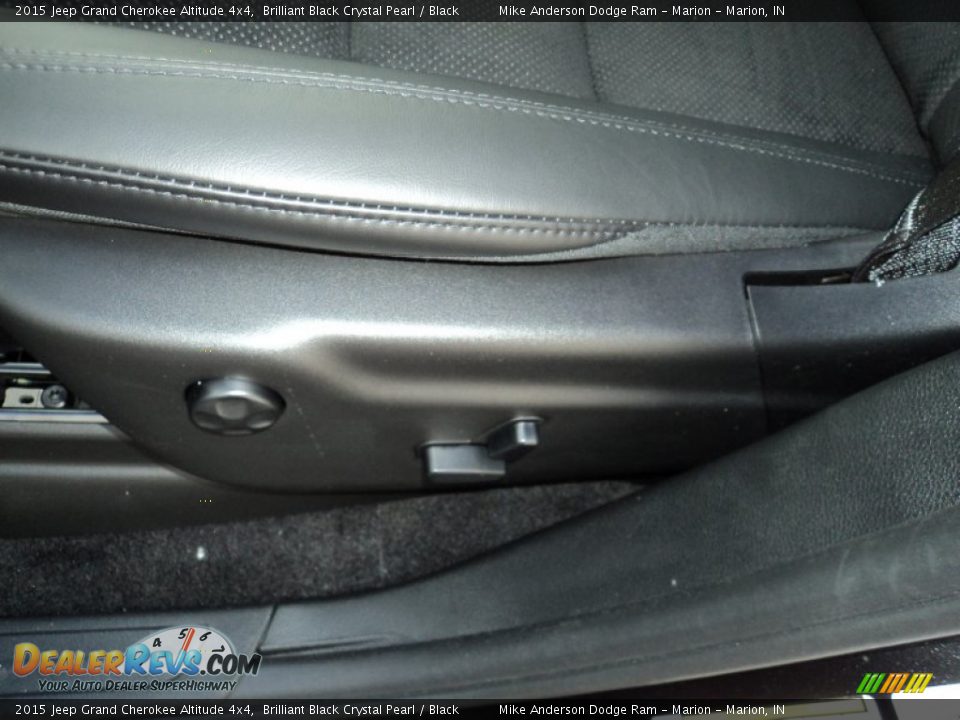 2015 Jeep Grand Cherokee Altitude 4x4 Brilliant Black Crystal Pearl / Black Photo #13