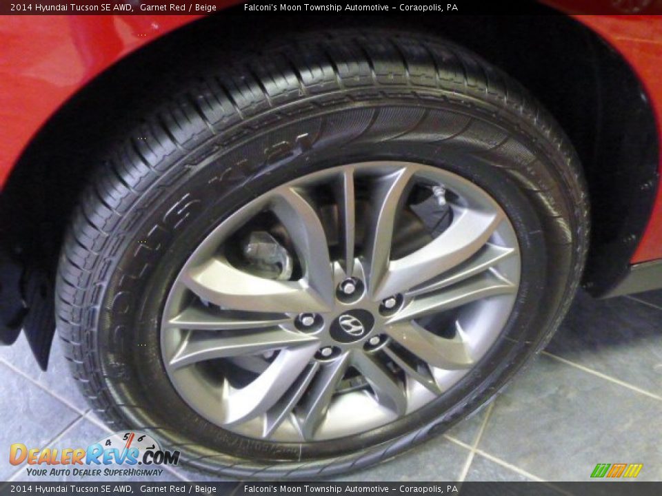 2014 Hyundai Tucson SE AWD Garnet Red / Beige Photo #14