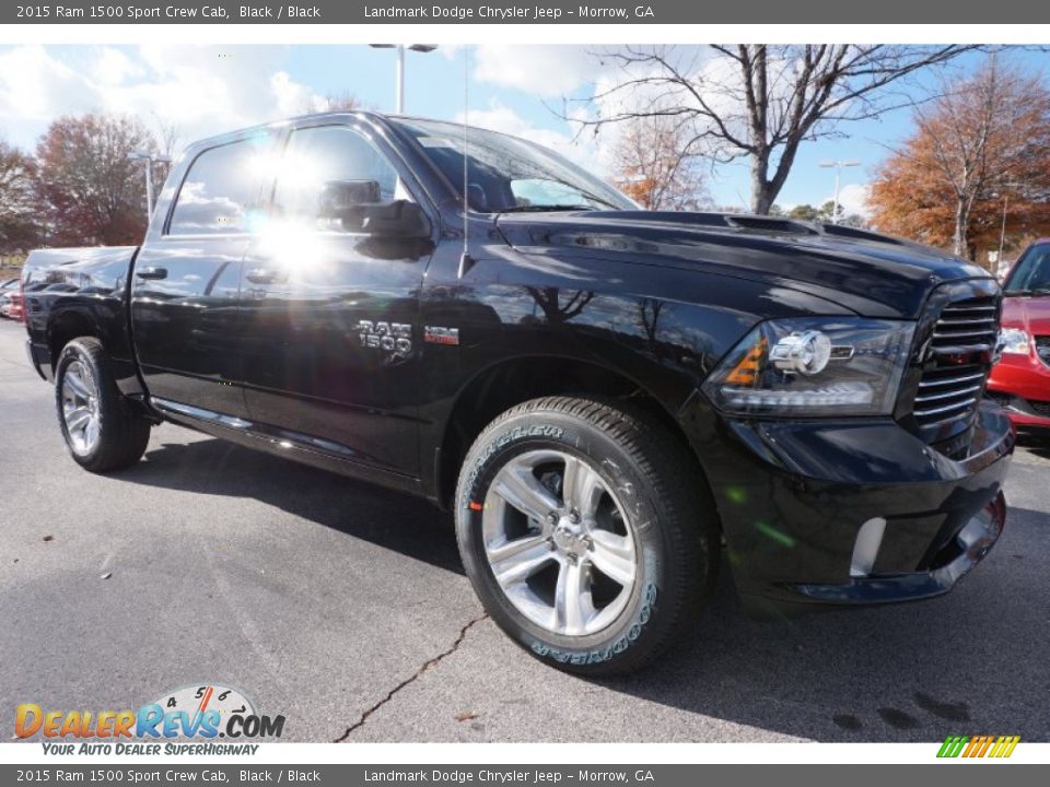 Front 3/4 View of 2015 Ram 1500 Sport Crew Cab Photo #4