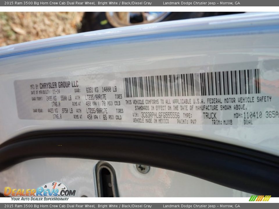 2015 Ram 3500 Big Horn Crew Cab Dual Rear Wheel Bright White / Black/Diesel Gray Photo #8