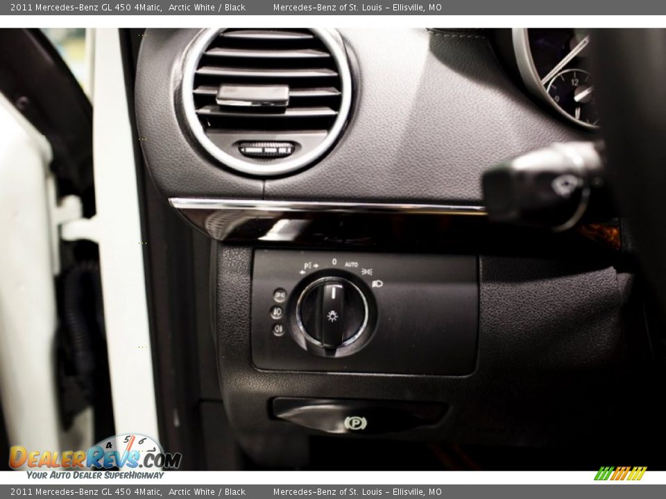 2011 Mercedes-Benz GL 450 4Matic Arctic White / Black Photo #23