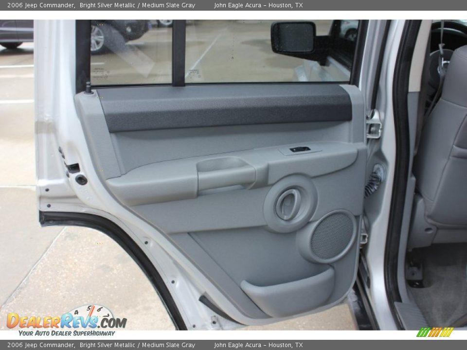 2006 Jeep Commander Bright Silver Metallic / Medium Slate Gray Photo #12