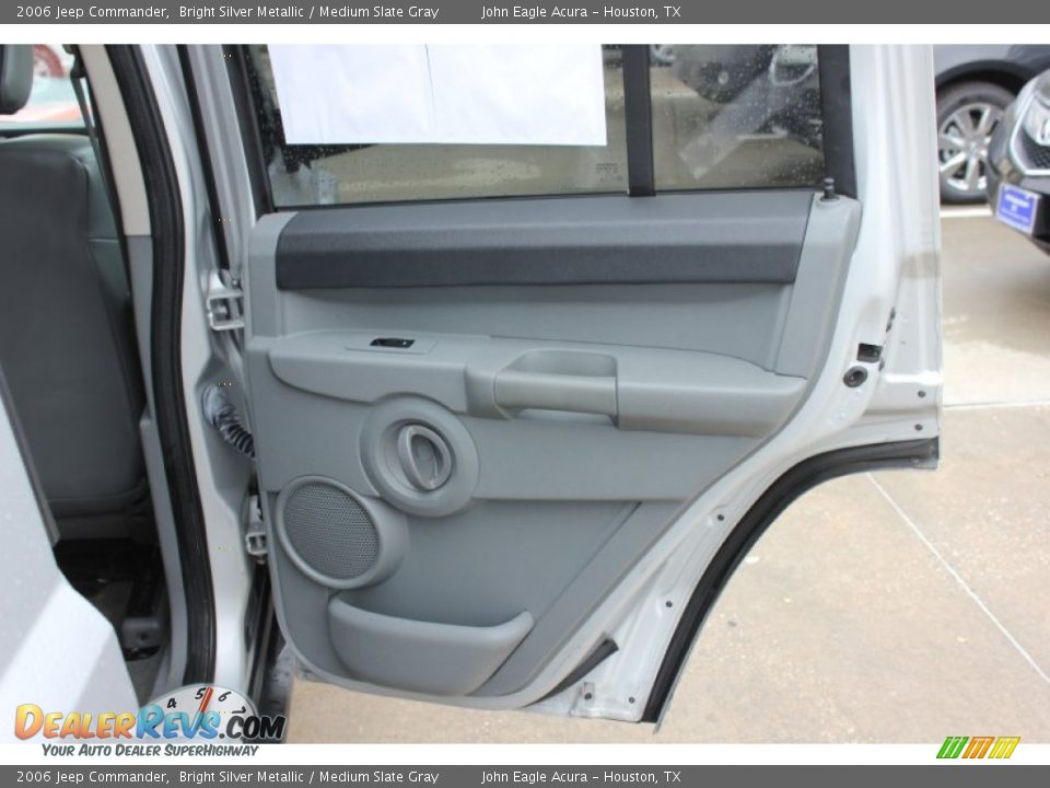 2006 Jeep Commander Bright Silver Metallic / Medium Slate Gray Photo #18