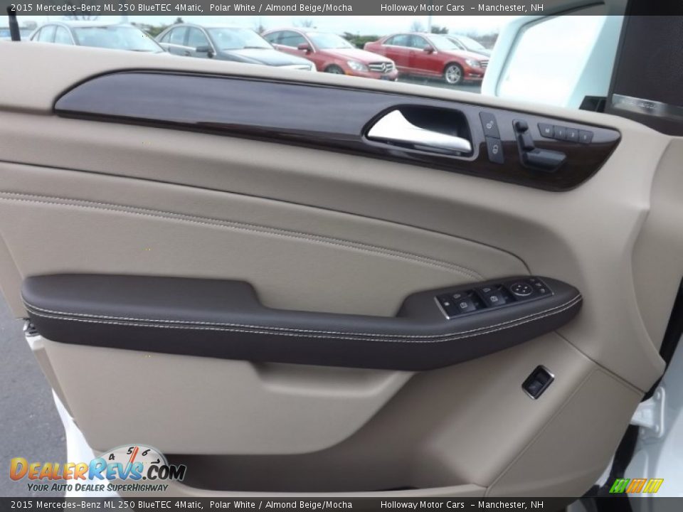 Door Panel of 2015 Mercedes-Benz ML 250 BlueTEC 4Matic Photo #9