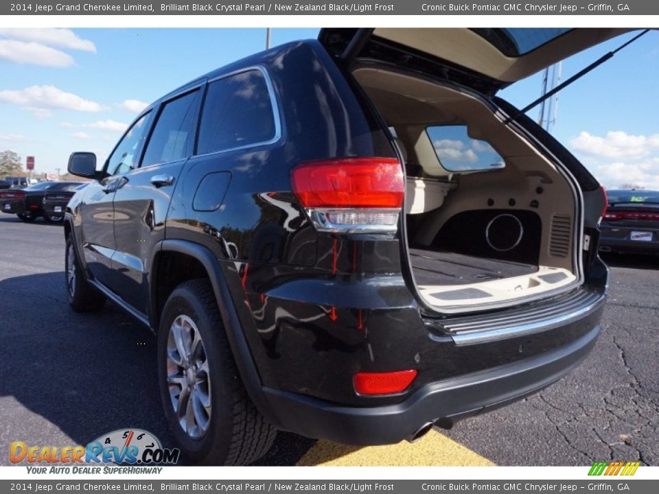 2014 Jeep Grand Cherokee Limited Brilliant Black Crystal Pearl / New Zealand Black/Light Frost Photo #17