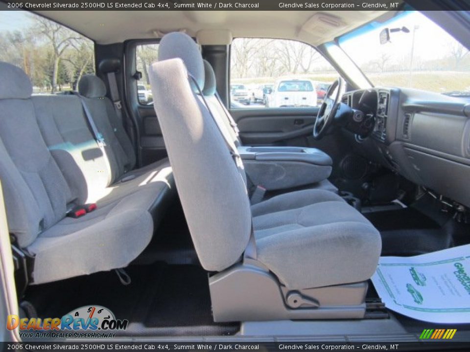 2006 Chevrolet Silverado 2500HD LS Extended Cab 4x4 Summit White / Dark Charcoal Photo #13